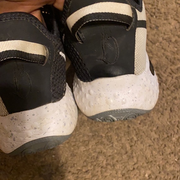 Nike - Picture 5 of 5